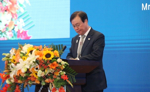 중국 티베트 박람회서 인사말하는 도종환 의원. 연합뉴스